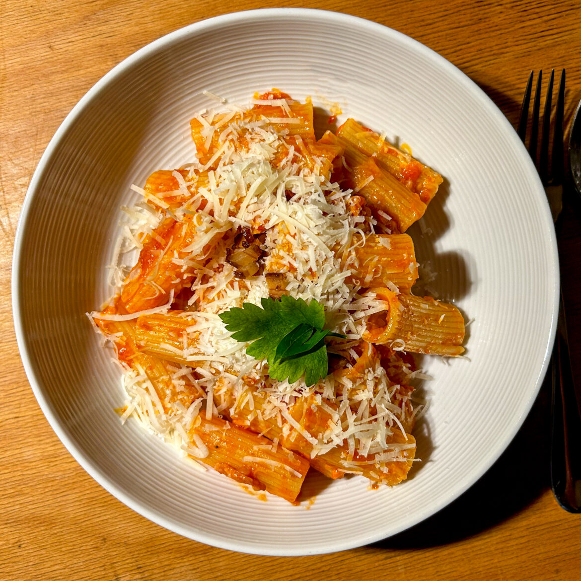 Tomaten- und Speck-Sauce zur Pasta