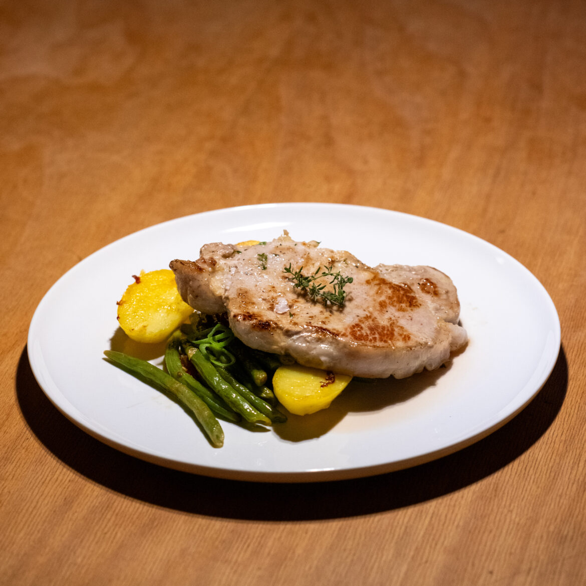 Schnitzel mit Bohnen-Tomaten-Gemüse