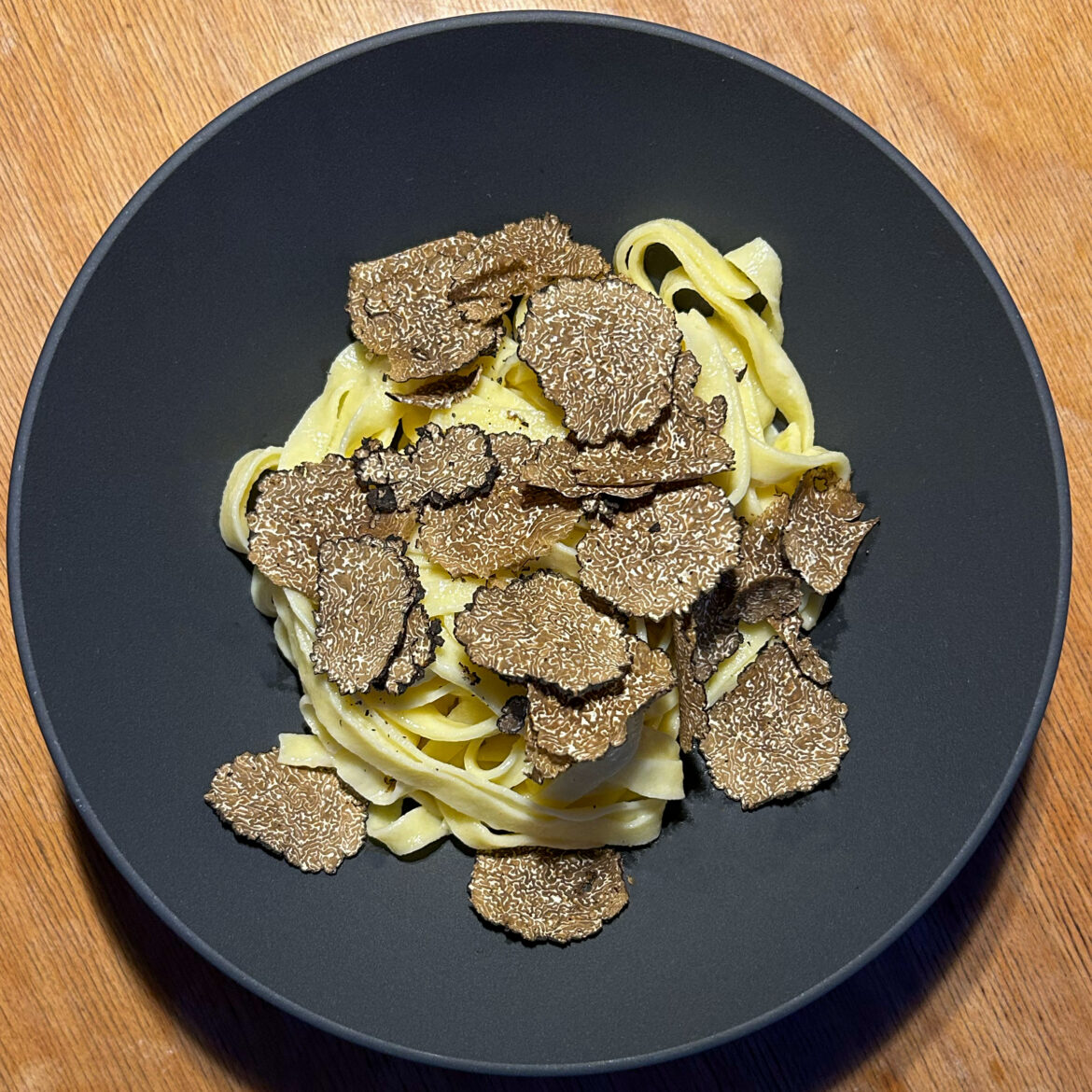 Butter-Tagliatelle mit Parmesan und Trüffel