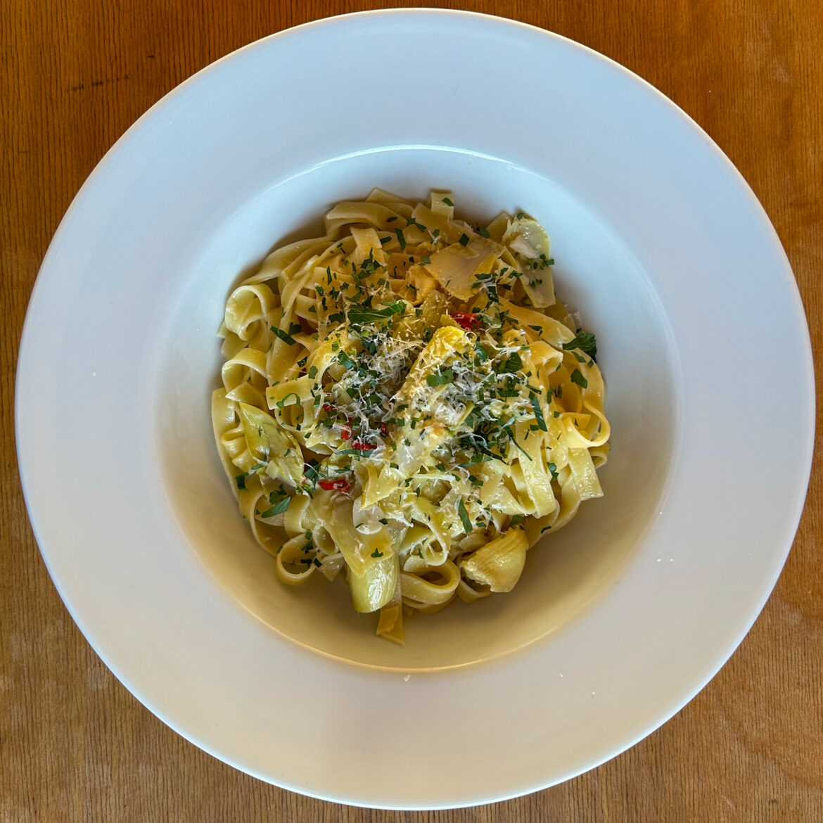 Tagliatelle mit gebratenen Artischockenherzen