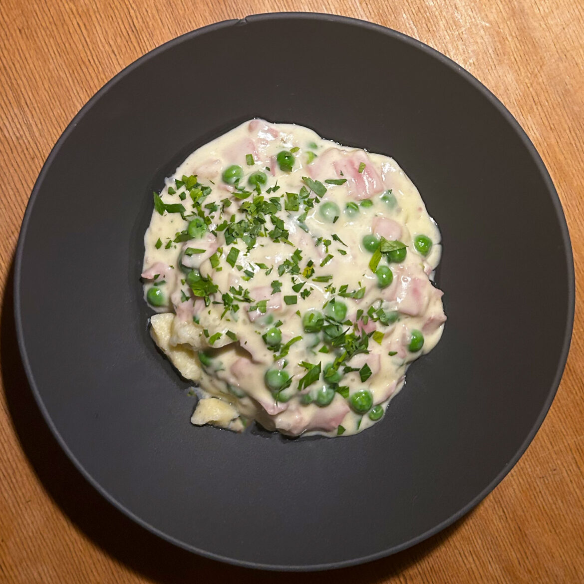 Gnocchi mit Erbsen-Schinken-Bechamel